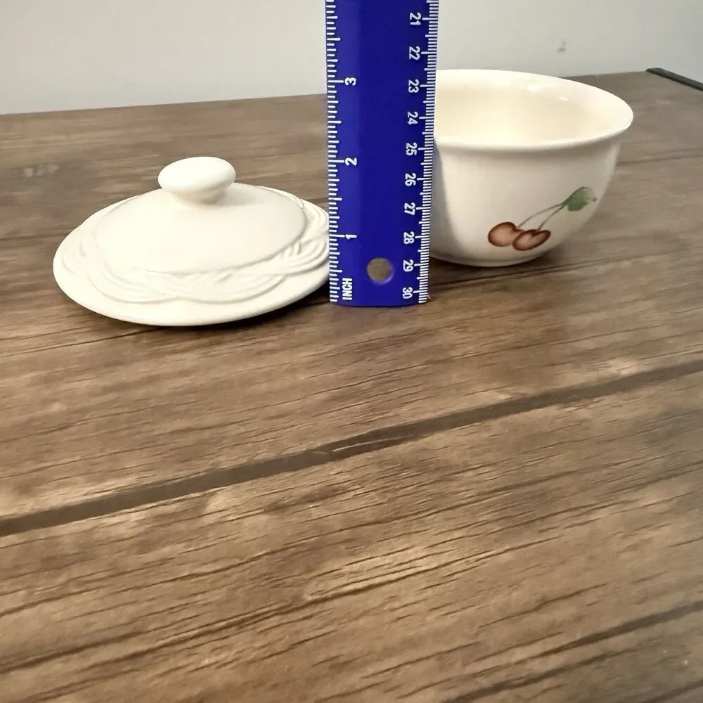 Pfaltzgraff Berry Basket Pattern Sugar Bowl with Lid